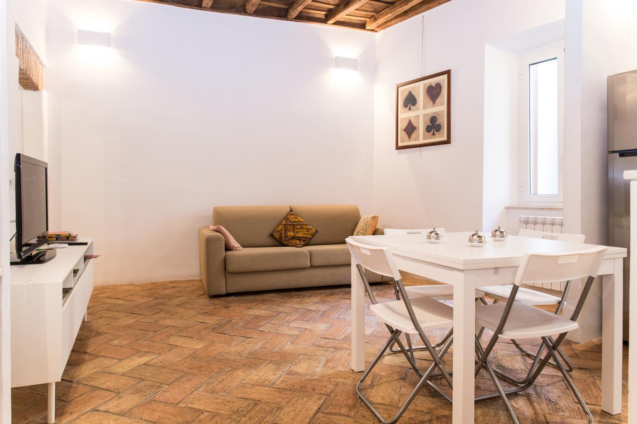 Casa Leutari * Roma
